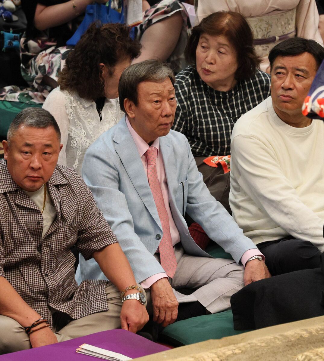 橋幸夫さん、大相撲観戦に登場!病後初の公の場にネット歓声「元気そうでよかった」