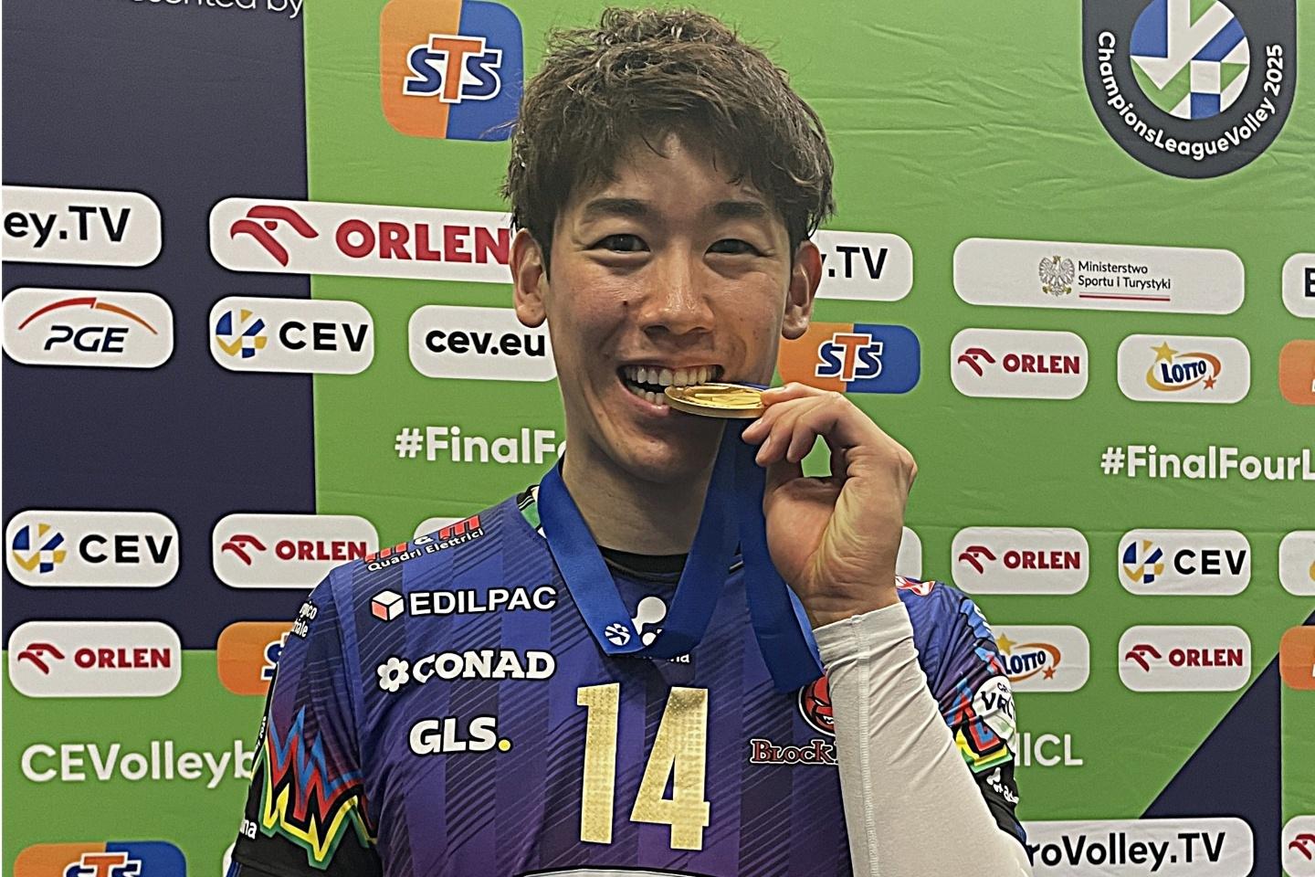 石川祐希・バレーボール男子日本代表チーム オーセンティックシャツ