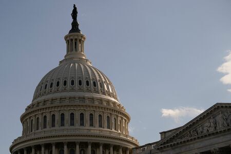 日本の国会議員は本当に仕事をしているのか？米国と日本で異なる国会の役割