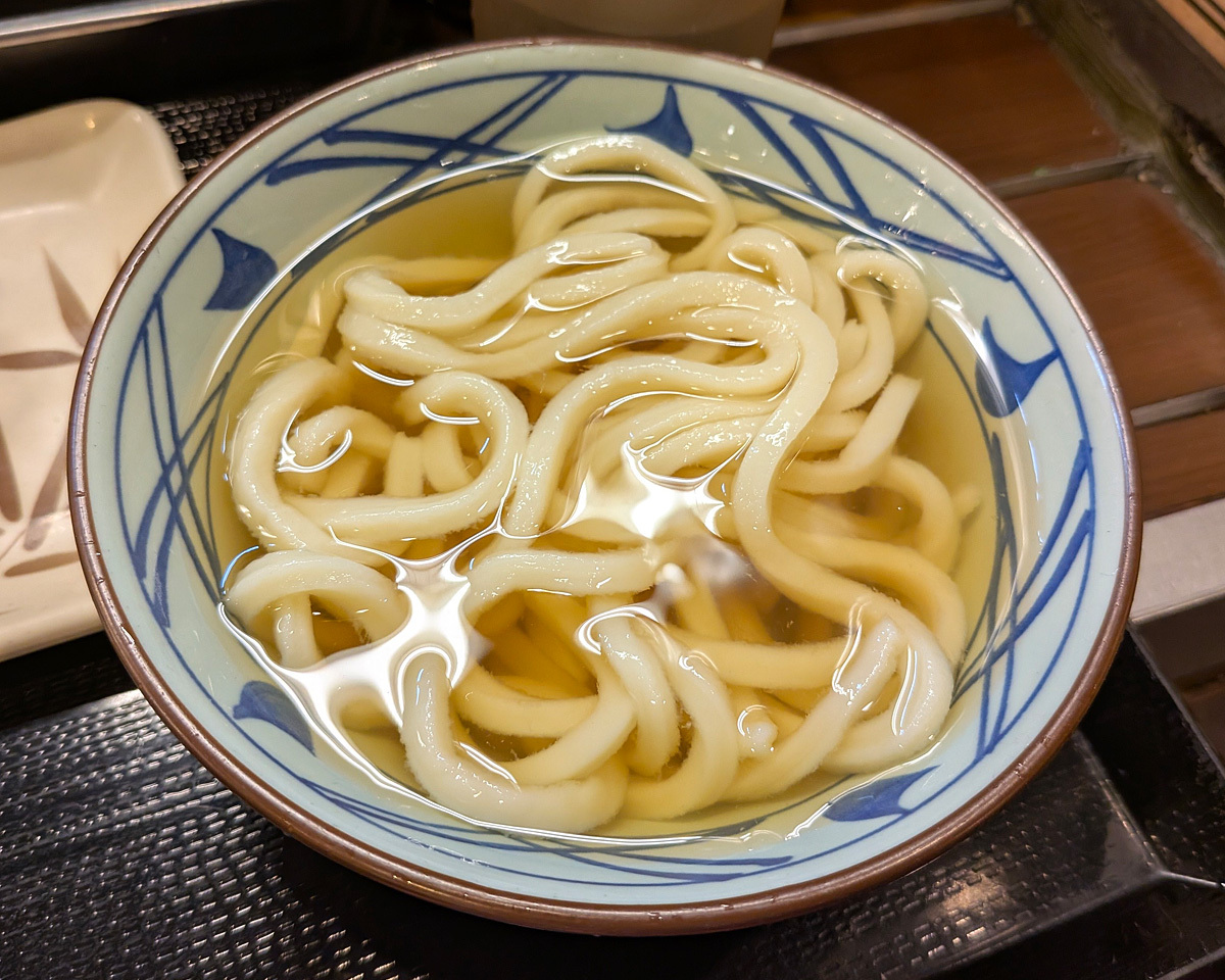 丸亀製麺の420円かけうどん→無料で贅沢うどんに大変身！追加