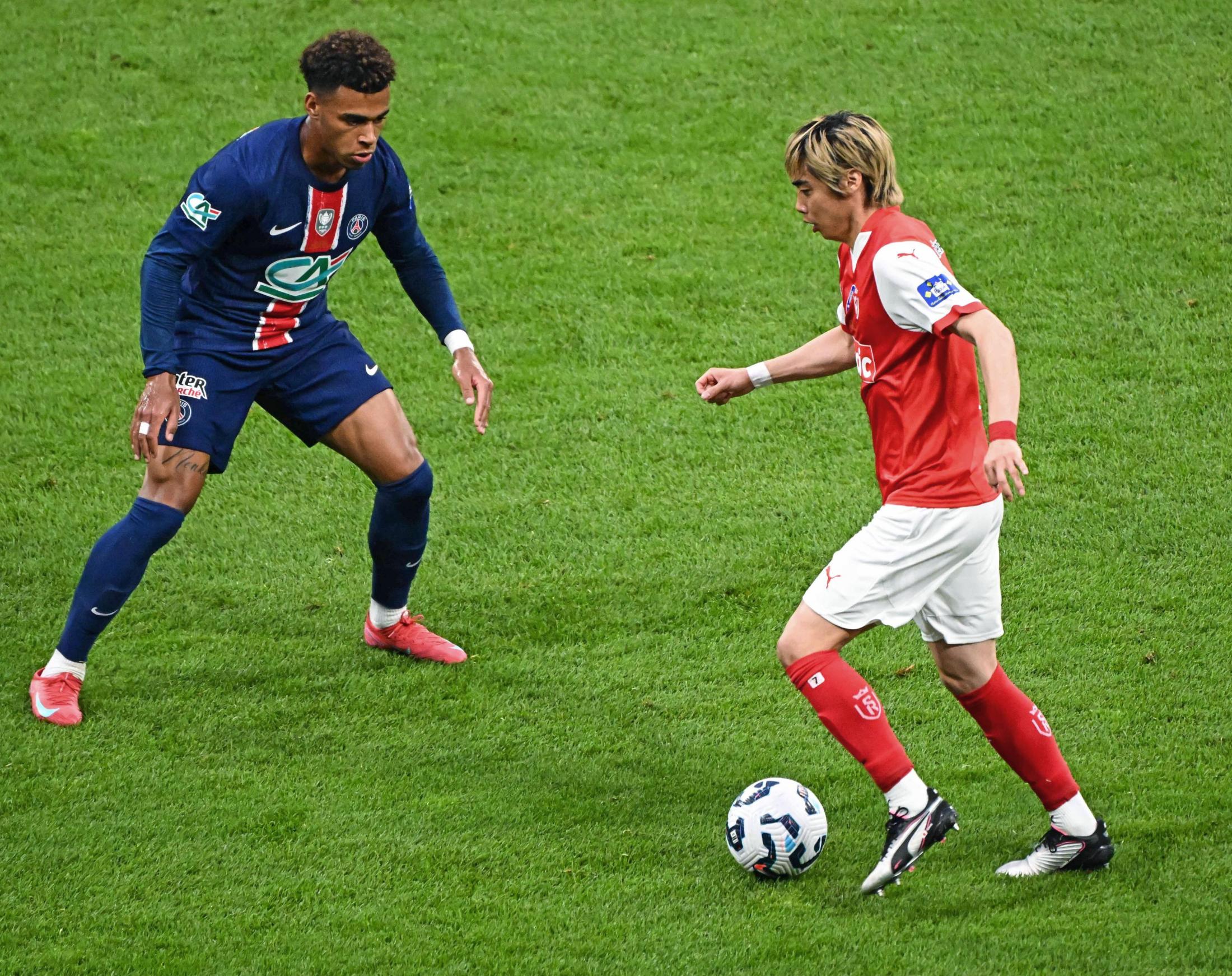 パリ・サンジェルマン vs スタッド・ランス タオルマフラー　フランスカップ Sランス完敗、PSGがV サッカー、フランス杯決勝（共同通信