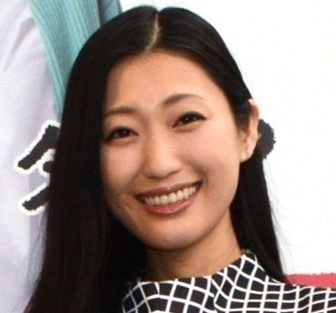 休養から2年…〝黒髪・妖艶〟タレントの近影に反響続々「ほほがこけてるような…」「体調良くなられたのですか？」