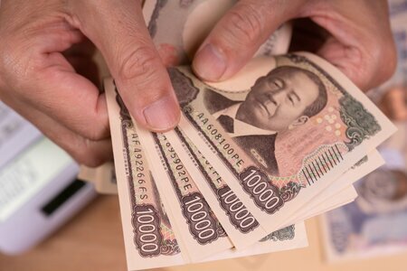 【日本の年収】日本人の「平均年収」はいくら？30歳代～50歳代の平均年収を男女別にチェック