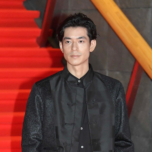 朝ドラ俳優、NHKアナとがっしりハグの2ショット　京都ロケで急接近「デートやん」「イチャイチャ」「癒しコンビ」