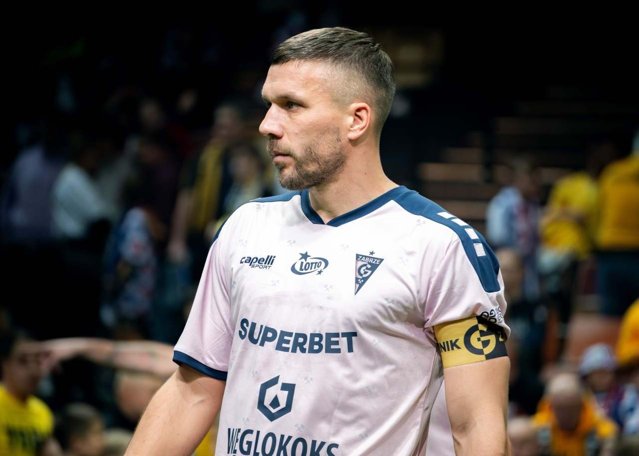 ドイツ代表 ヴィッセル神戸 ポドルスキ ユニフォーム サネ エジル
