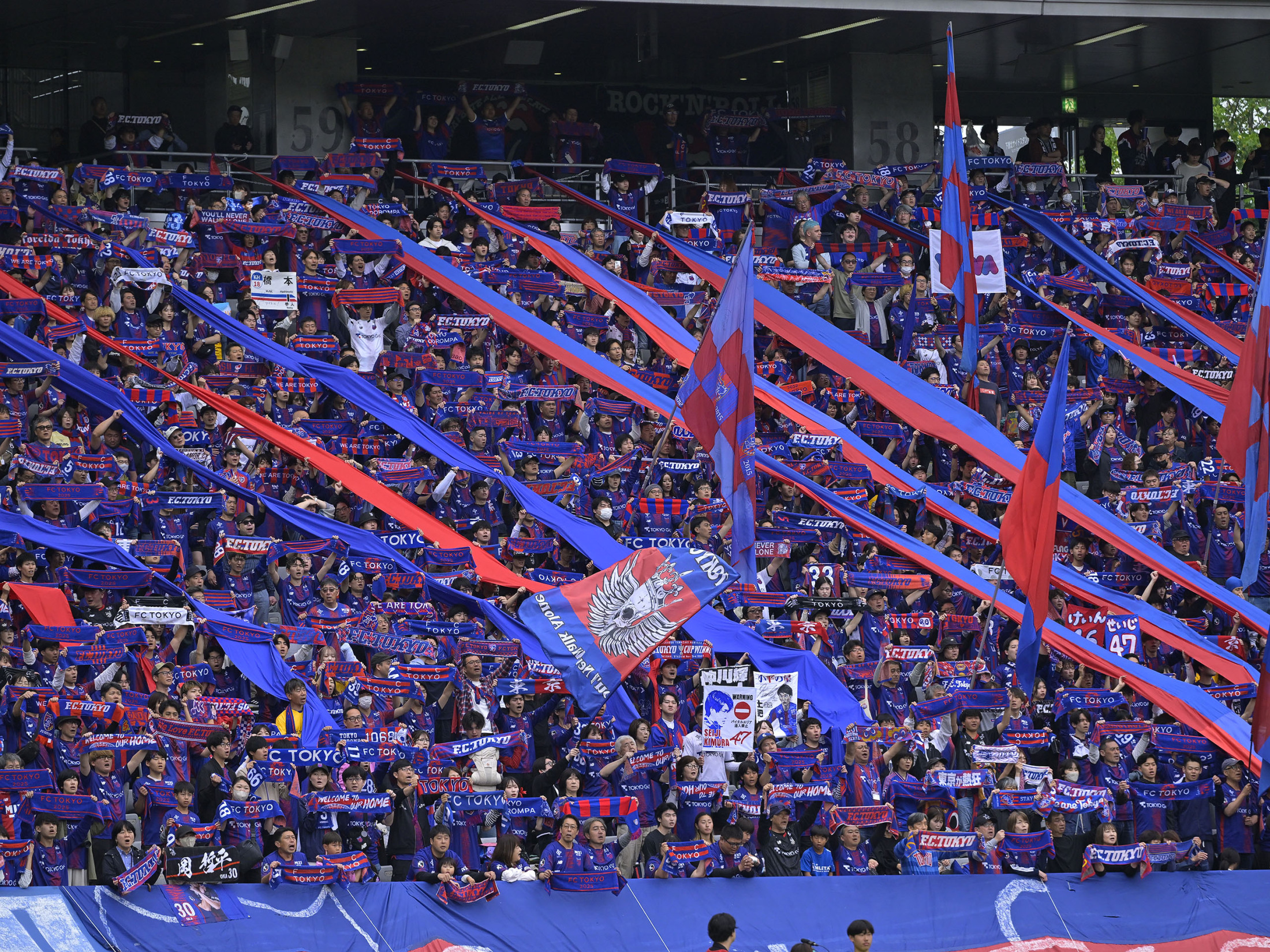 FC東京がキックオフ直前に特別ユニ発表、早速着用にファン騒然