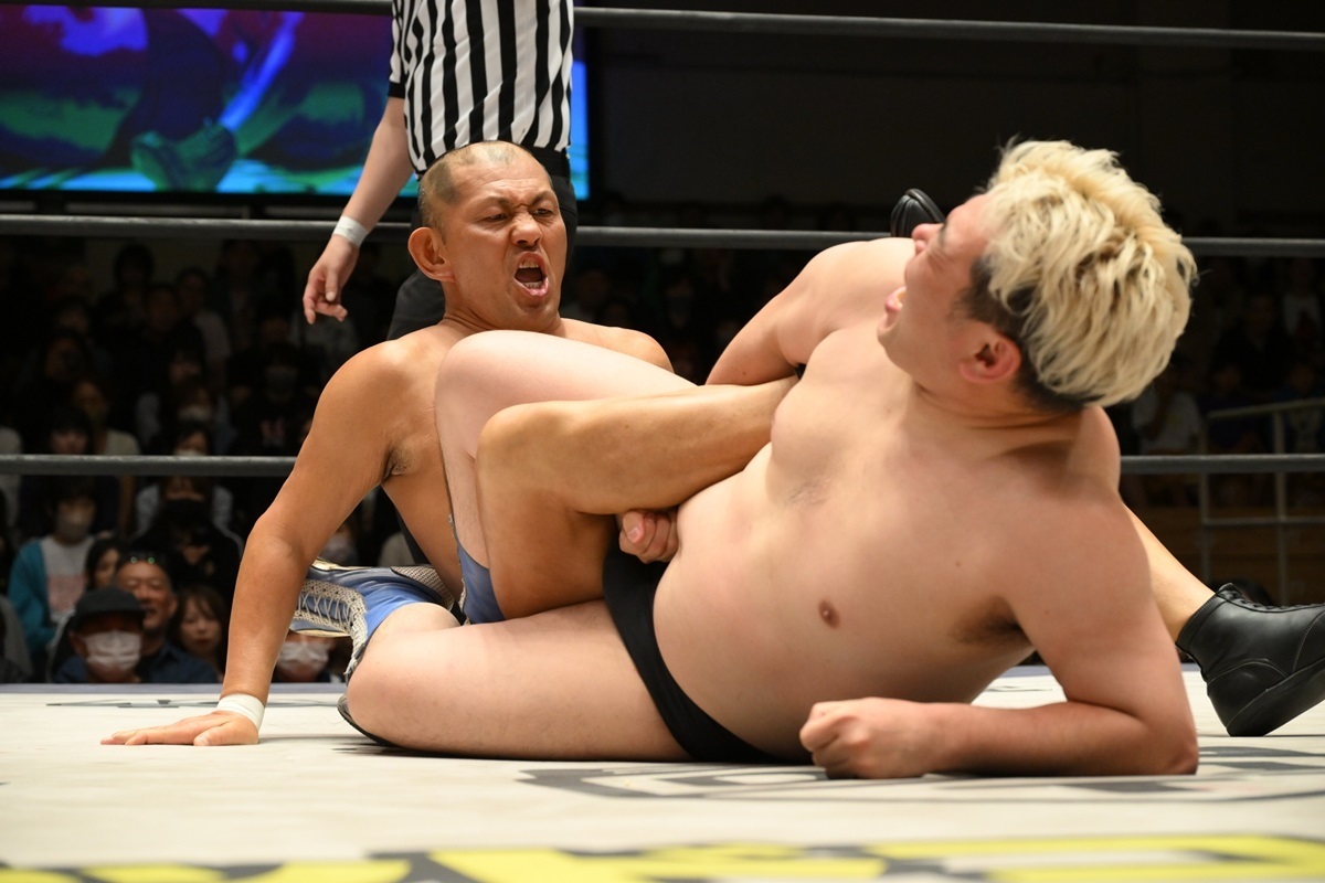鈴木みのるが男色ディーノを退け、UNIVERSAL王座V2。7・13後楽園