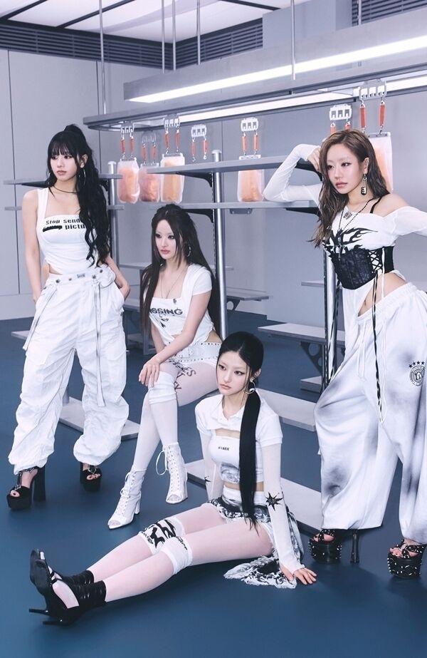 KISS OF LIFE 224 音楽中心 ミニファンミ 限定トレカ ジュリー kiof-250610-02.jpg