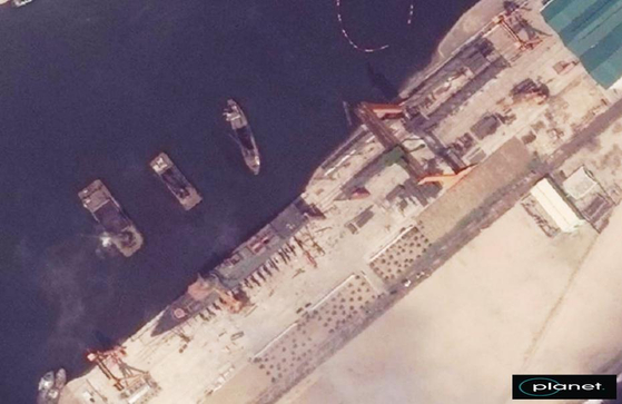 金正恩委員長の激怒を招いた「屈辱の駆逐艦」…船体の風船の正体は
