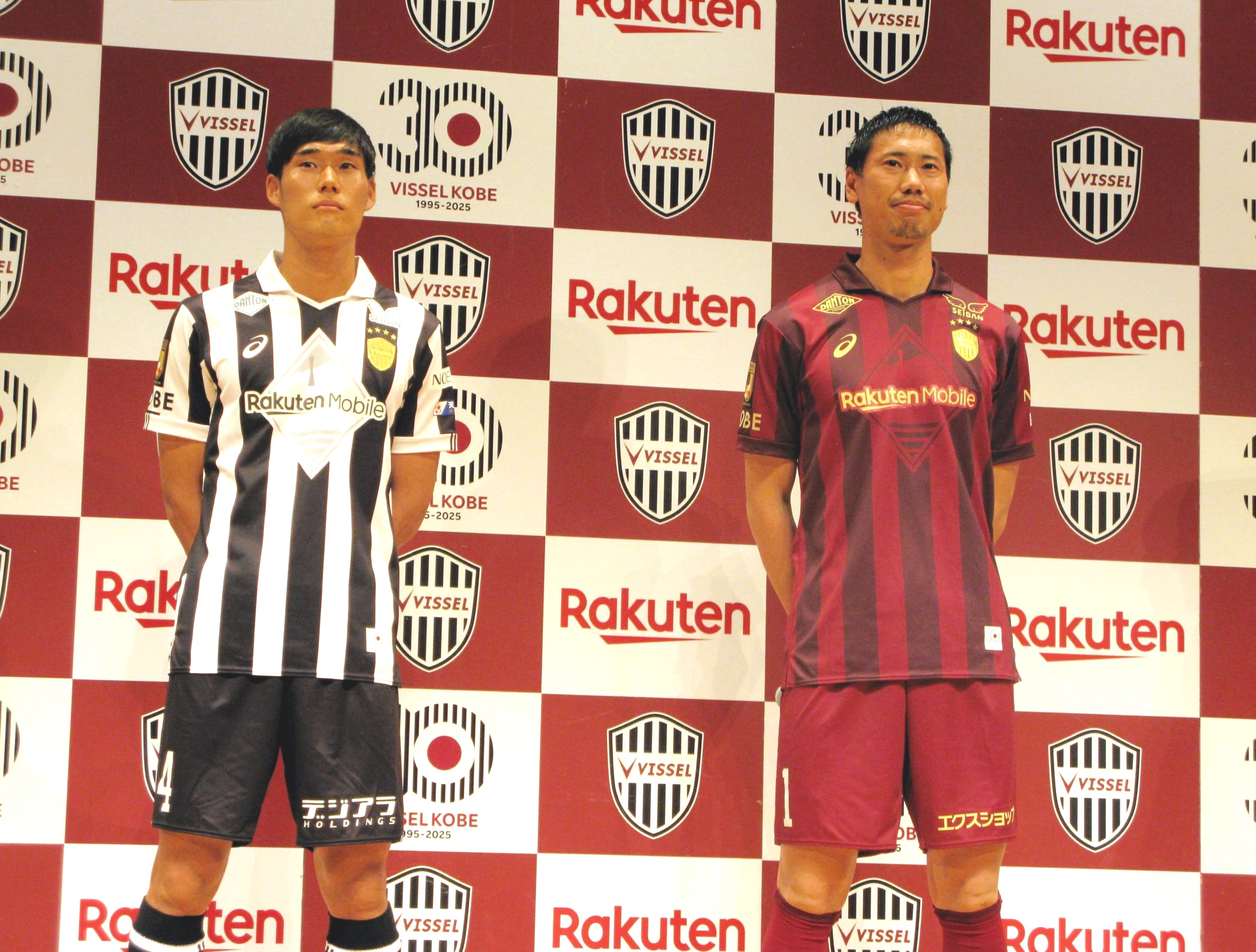 J1神戸が「30周年記念ユニ」を発表 往年の白黒縦じまにGK