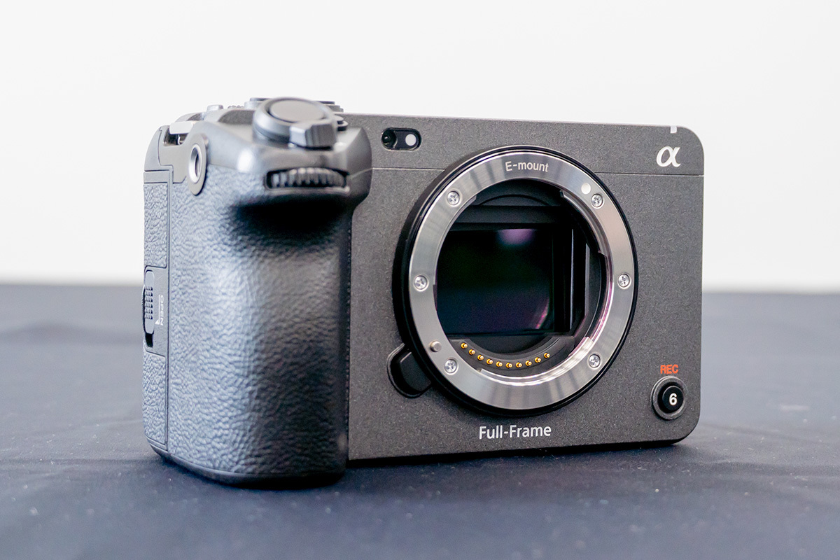 ソニー、“Cinema Line” フルサイズ搭載機「FX3A」。背面モニター