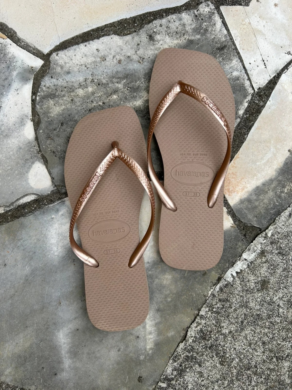思わず“イロチ買い”した【ZARA】と【ハワイアナス】のビーチ