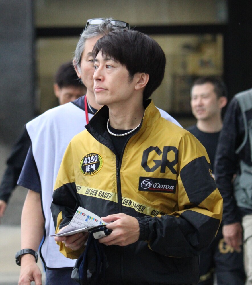 Doronスポーツアンダーウェア | ☆篠崎元志選手がご来店☆ 先月