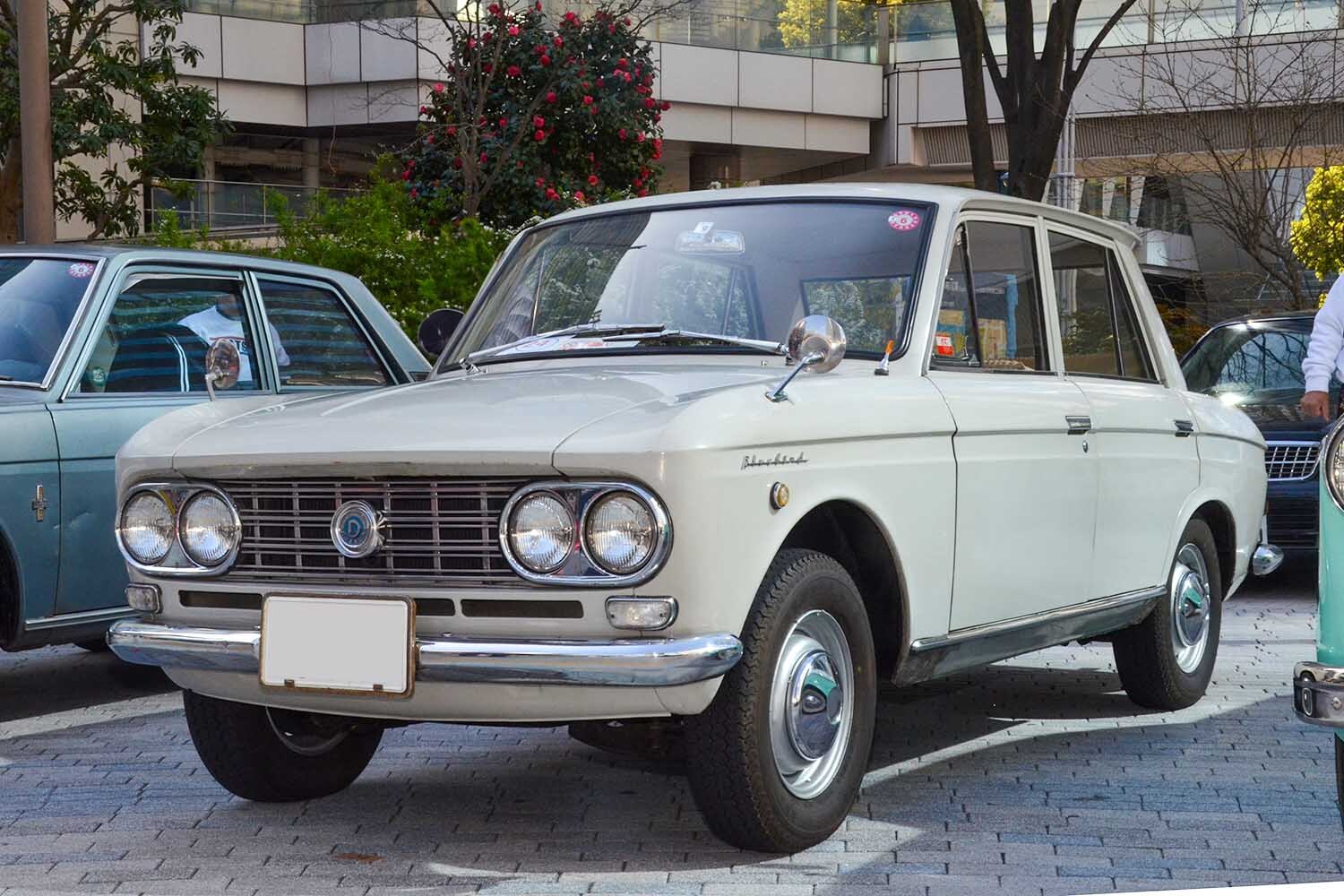 ダットサン ブルーバードUの誕生 46.8. 日産自動車 ヤケシミ背
