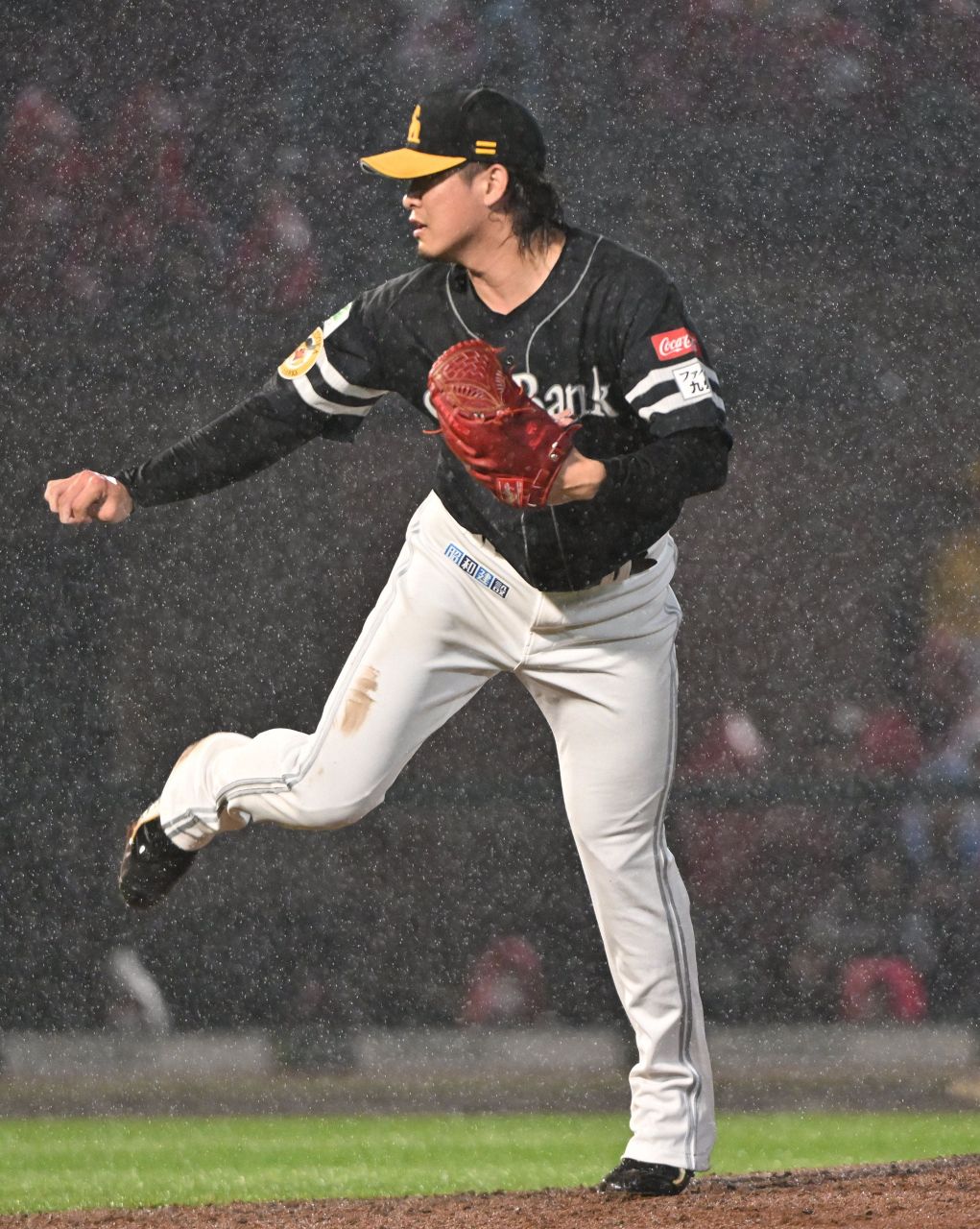 今季初勝利を手にしたソフトバンク杉山一樹 勝ち越された直後26