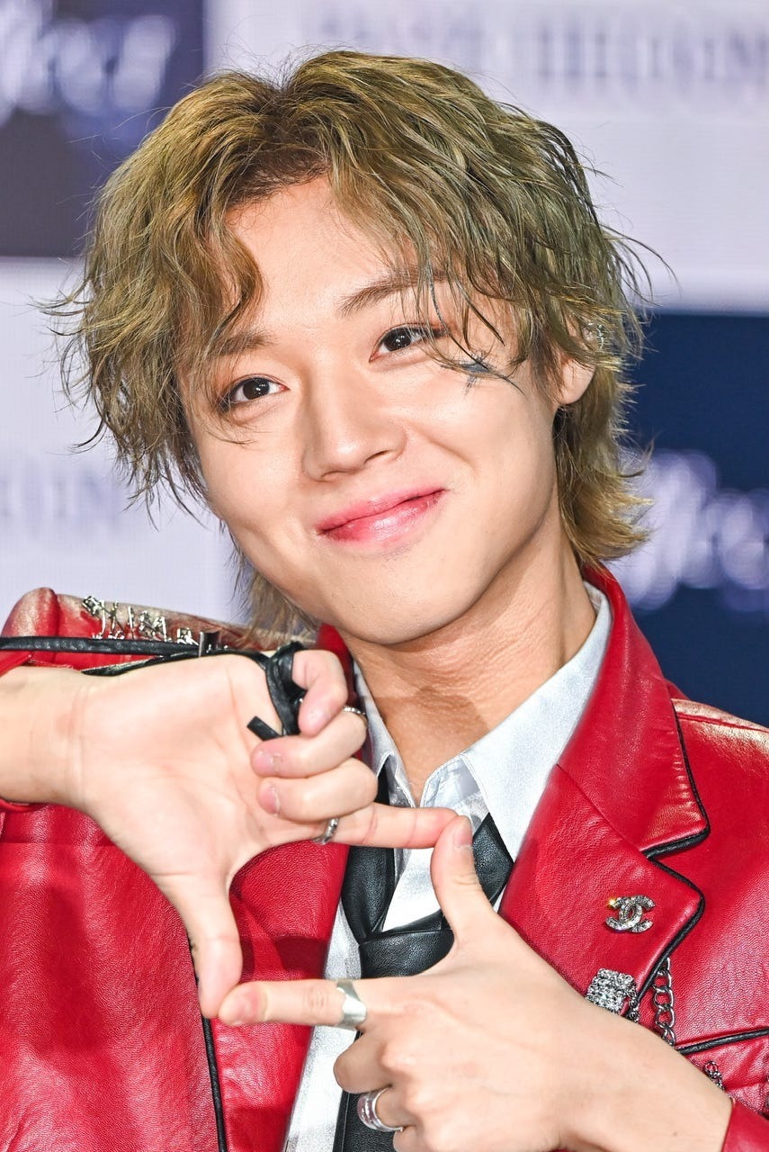弱いヒーロー」主演！ 元Wanna Oneパク・ジフンのビジュアル変遷