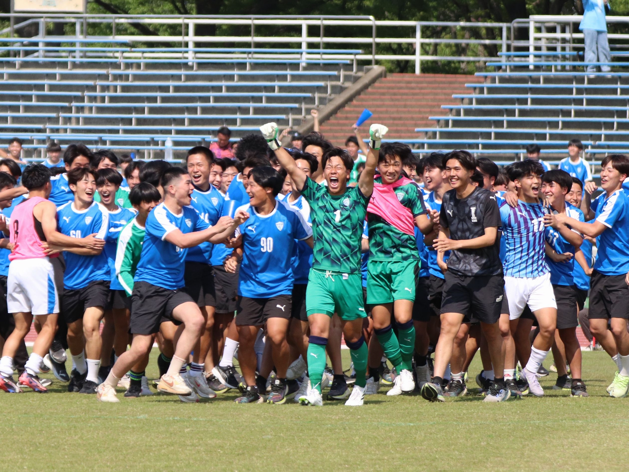 東福岡高校サッカー部公式応援ジャンパー（S・M・L・XL・XXL