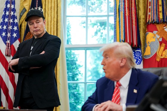 トランプ式「パッケージ」更迭？　マスク氏側近のウォルツ氏と彼の義理の妹も除去される（１）