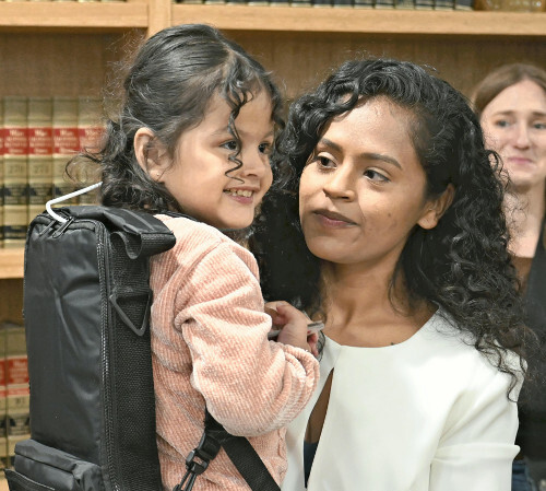 難病治療で渡米の４歳女児、トランプ政権から出国求められる…「強制送還なら命を落とす恐れ」