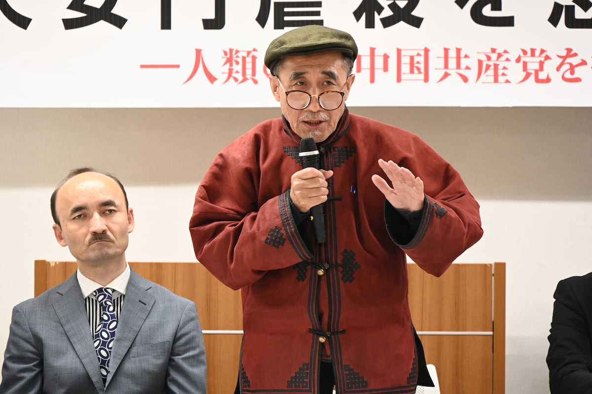 「世界南モンゴル会議」のショブチョード・テムチルト代表が天安門事件追悼集会で民族自決権について語る様子。東京都文京区にて。
