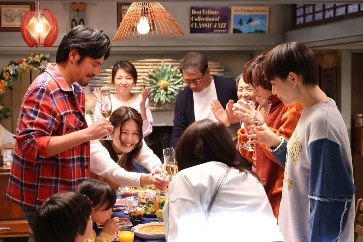 ドラマ『続・続・最後から二番目の恋』第8話より、長倉千明（小泉今日子）と長倉和平（中井貴一）