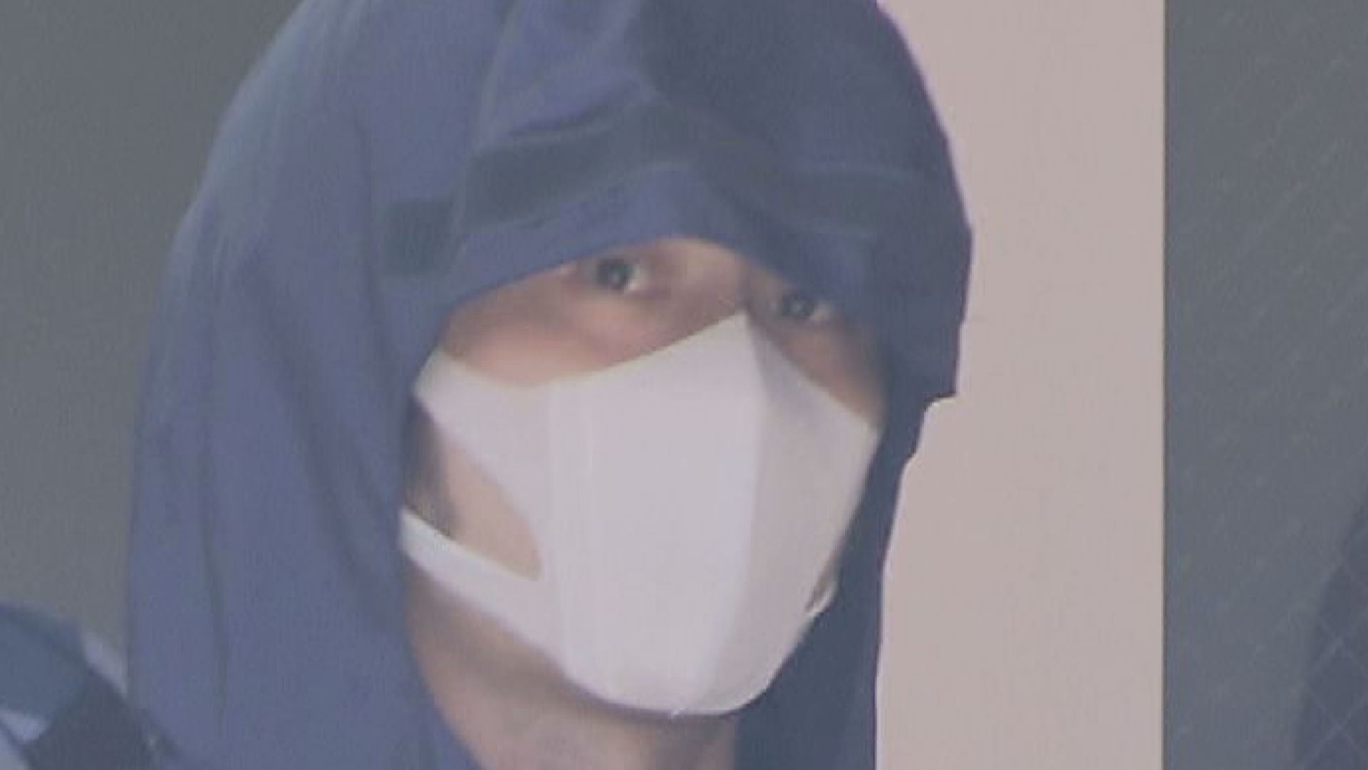 中野市4人殺害事件現場近くに被告両親が建立した観音像に手向けられた花