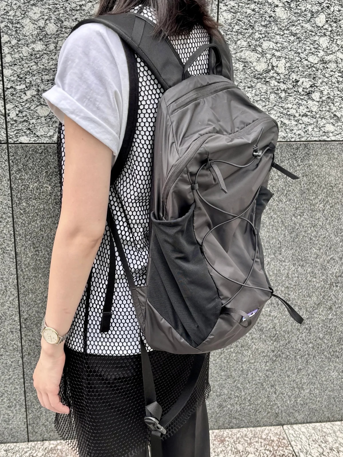 Patagonia ブラック リュック テラヴィア・パック 14L パタゴニア】軽くてシンプルな“ちょうどいい”黒リュック