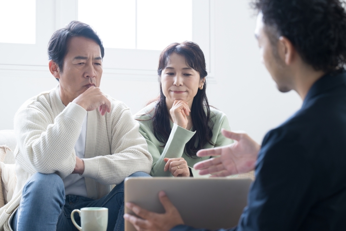 年金生活者の自宅売却とリースバック契約のイメージ