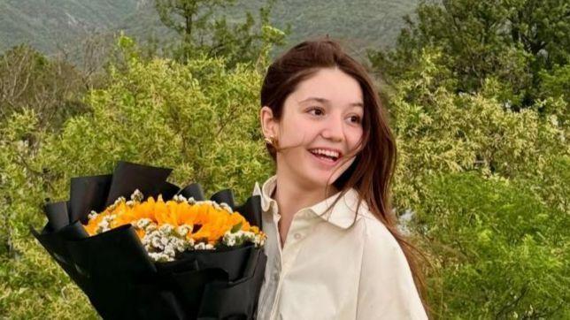 パキスタンで自宅で射殺された人気インフルエンサー、サナ・ユサフ氏