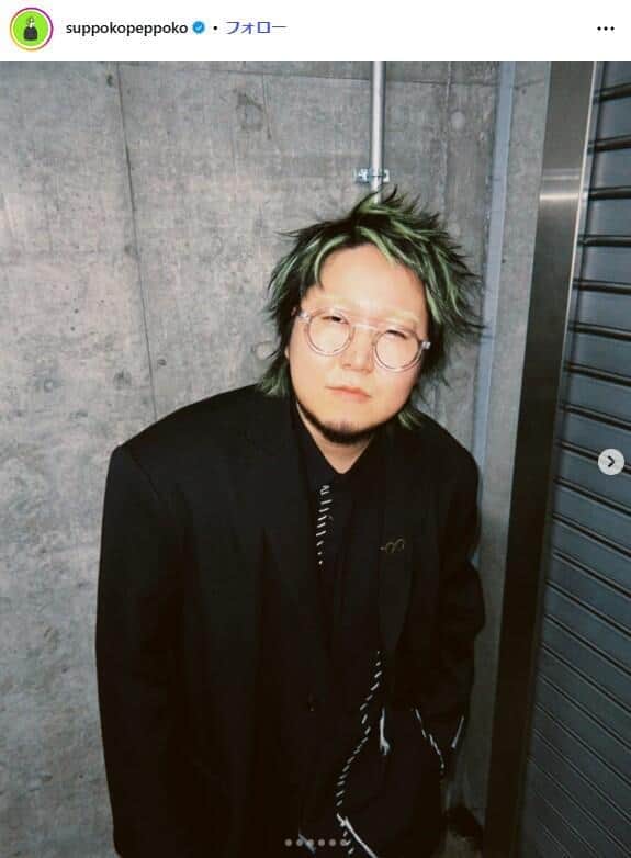 話題となったテレビ番組出演後のアーティスト、こっちのけんとさんのSNS投稿写真