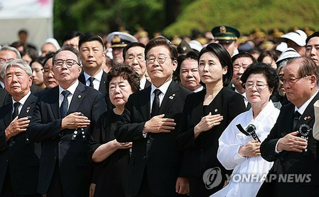 李大統領「特別な犠牲には特別な報償を」　顕忠日の演説で＝親日行為にも言及