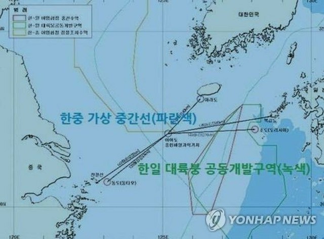 東シナ海における韓日大陸棚協定に基づく共同開発区域（緑線）を示す地図