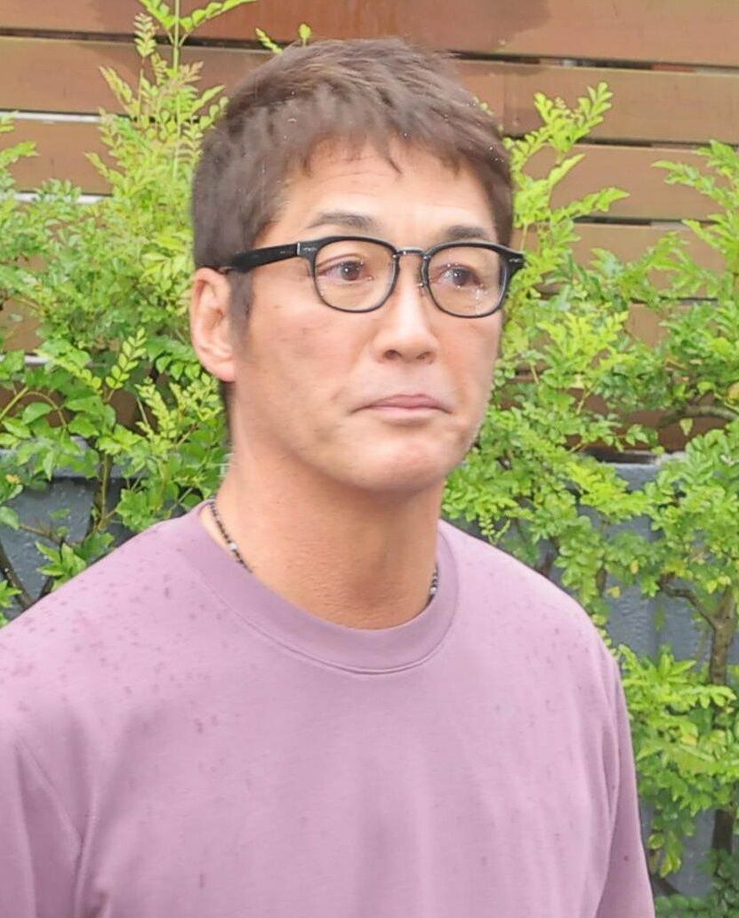長嶋一茂氏がテレビ番組で父長嶋茂雄氏について話す様子
