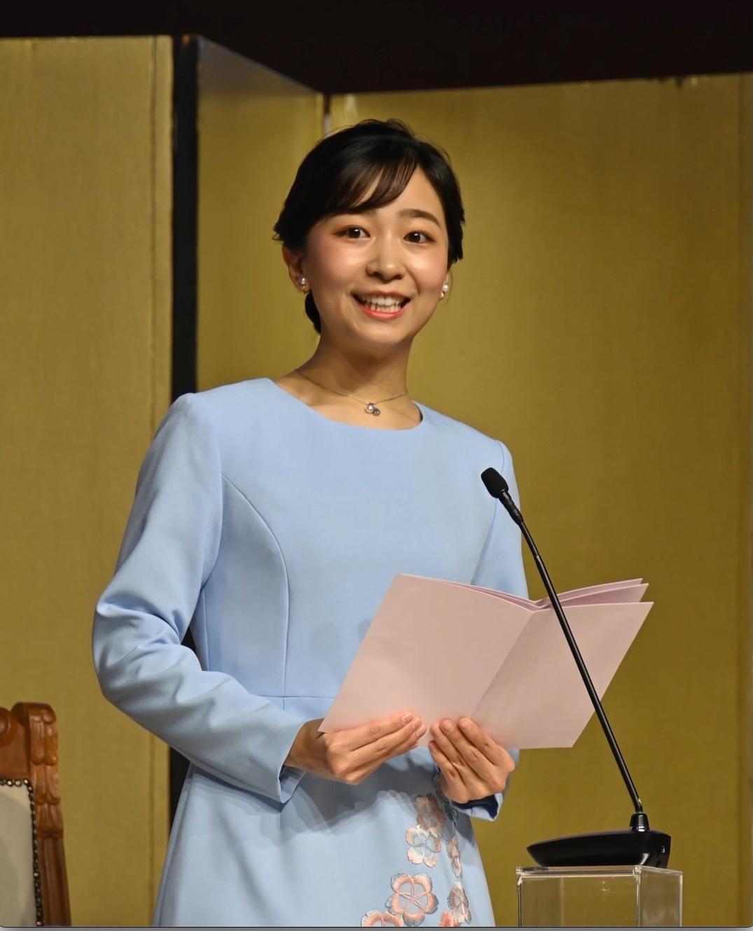 佳子さまがブラジル日本文化福祉協会に到着され、ご挨拶される様子