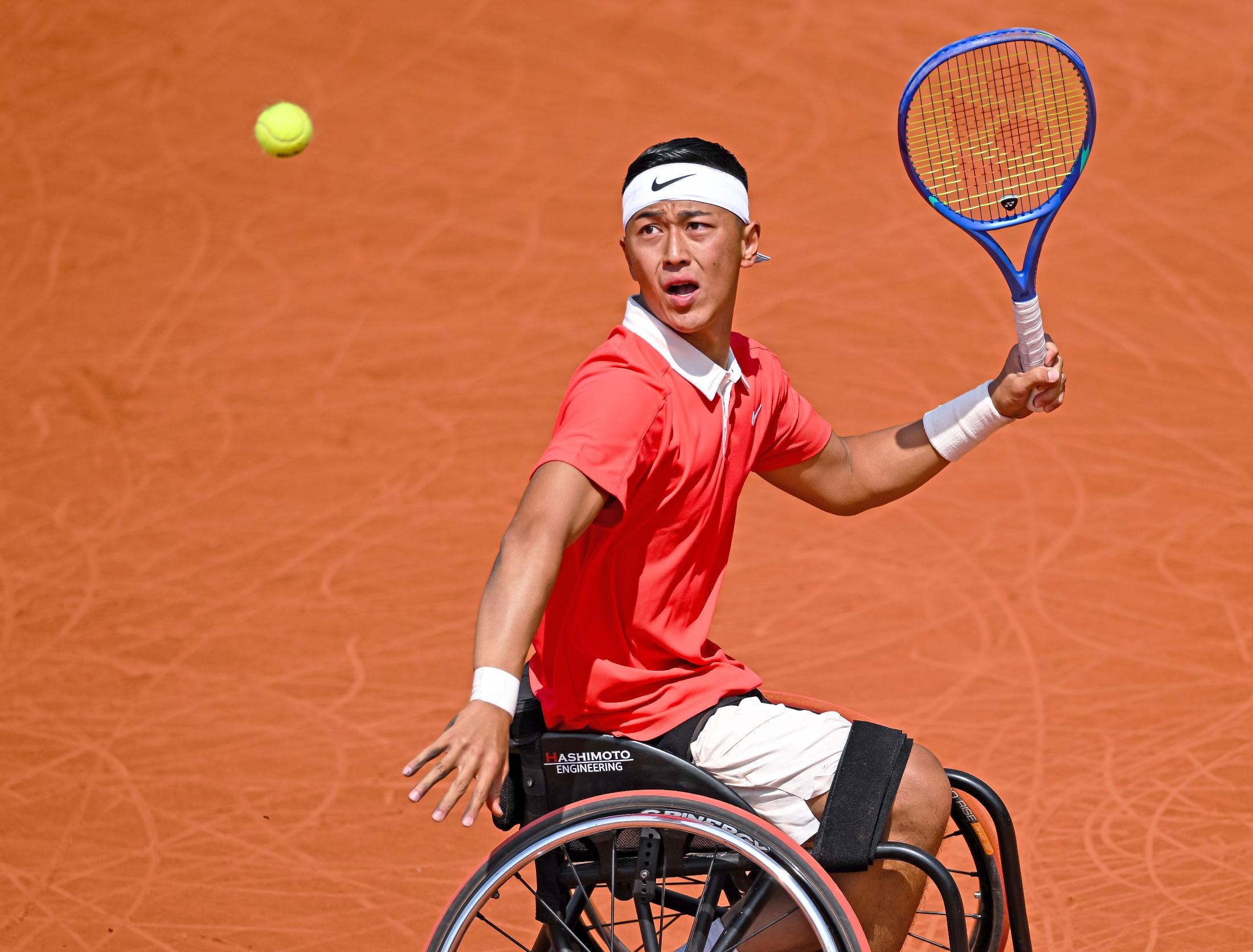 小田凱人選手のサイン入り2023全仏・全英オープン使用ラケット