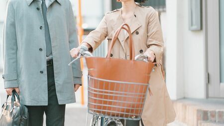 「学費は6年間で3000万円」「ガソリンは県下一安い所で入れる」普通の“共働きサラリーマン家庭”から≪私立医学部≫入れた夫婦の家計術