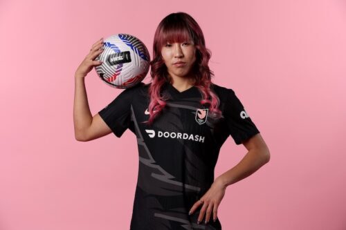 なでしこジャパン13 MF遠藤純選手　サインボール なでしこジャパン13 MF遠藤純選手 サインボール - メルカリ