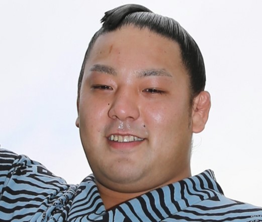 二枚目力士、断髪式後の姿が〝やっぱりイケメン〟と話題に「エリートセールスマンみたい！」「さわやか」「確かにイケメン」