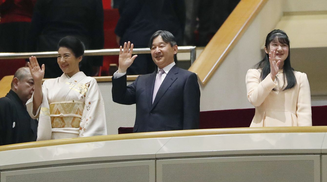 愛子内親王と天皇皇后両陛下、大相撲両国国技館で観戦