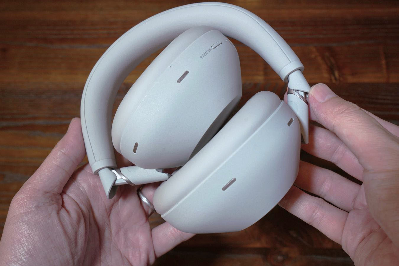 SONY WH-1000XM6 ホワイト ワイヤレスヘッドホン ソニー、新型フラッグシップワイヤレスヘッドホン｢WH-1000XM6｣を