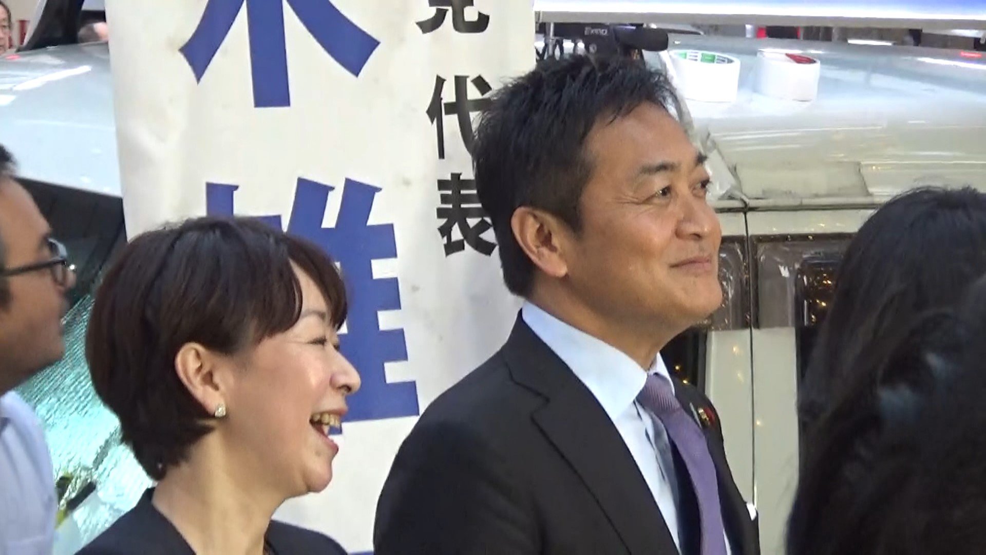 国民民主党からの参院選出馬を表明し、会見への決意を示す山尾志桜里氏