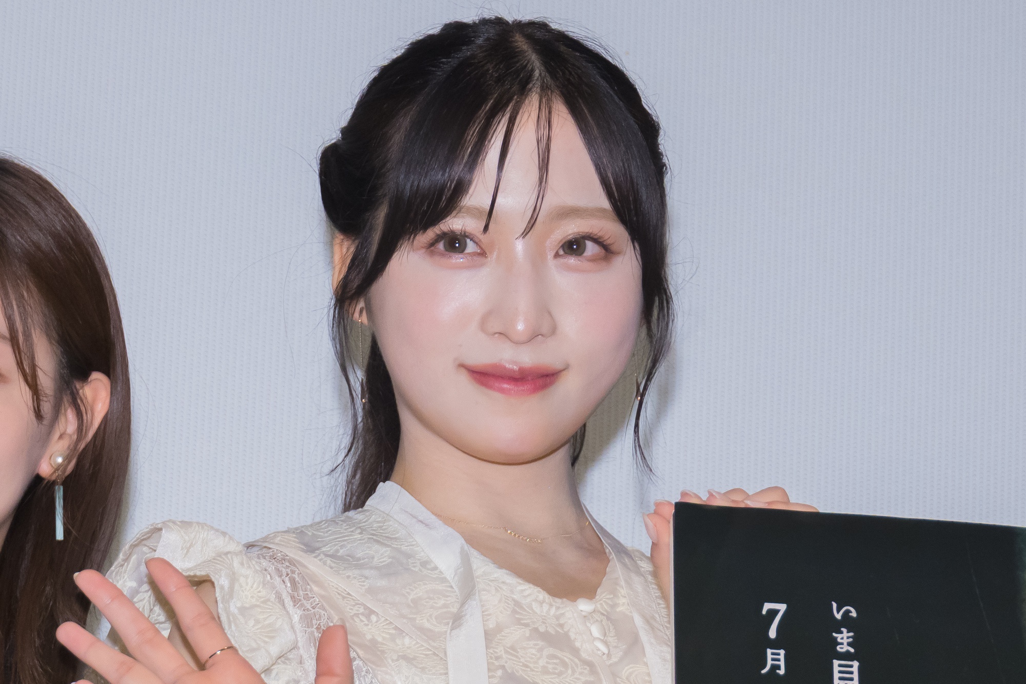 AKB48小栗有以、初のホラー映画主演で見せる新たな魅力と金髪願望