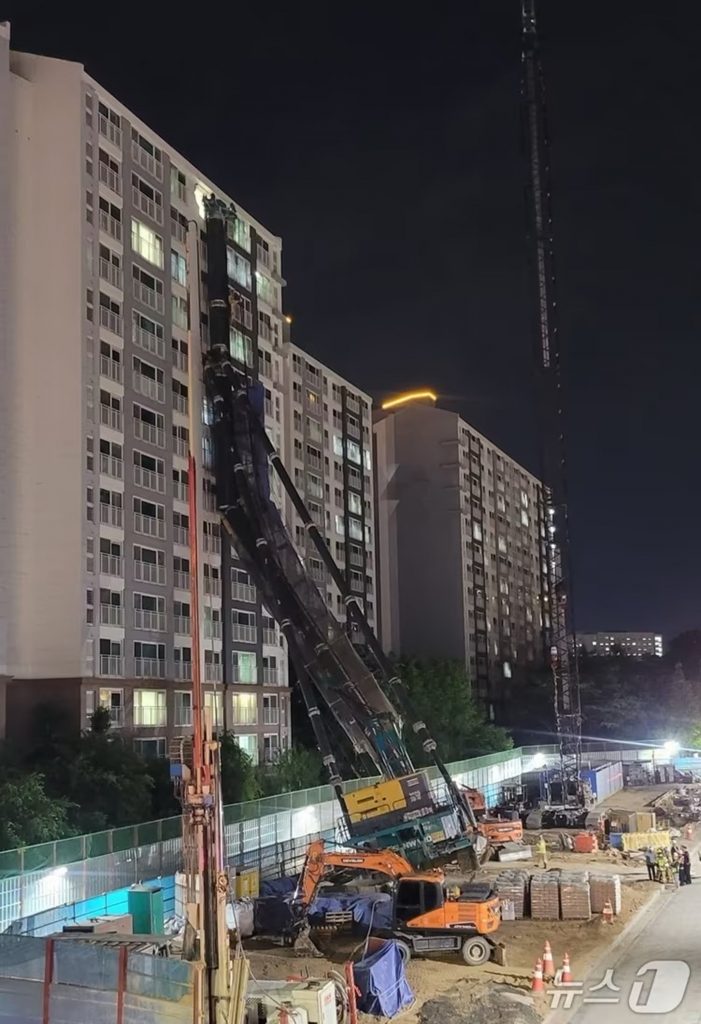 地震かと思った」80トン重機がマンションに倒れ込む…韓国・住民