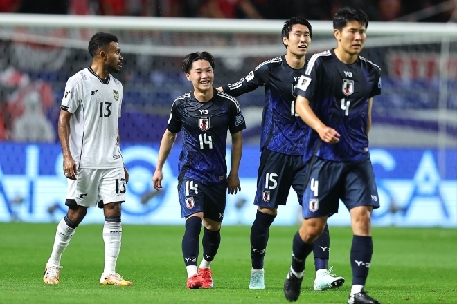 サッカー日本代表☆ 公式　激レア早いも勝ち 勝色アーマーパックスペシャルサイト - アルペングループ