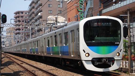 西武池袋線の沿線風景。多くの魅力を持つにもかかわらず、一部からは「地味」と見なされる路線。