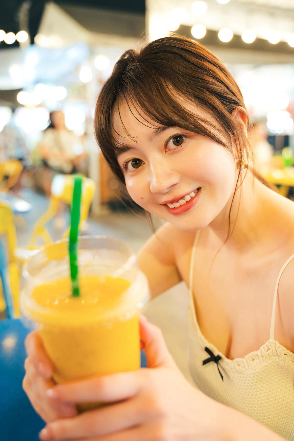 元SKE48江籠裕奈が初の海外ロケ写真集で新しい魅力を披露