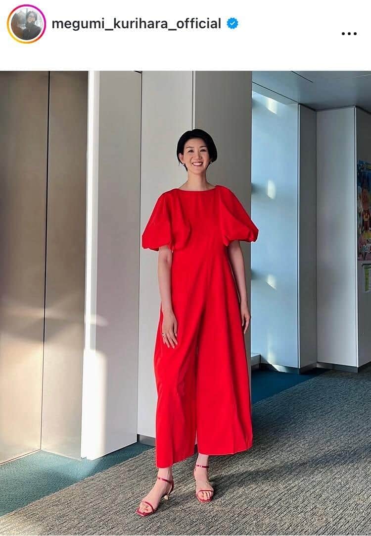 栗原恵40歳、「爆イケ」サングラス姿＆シンプルコーデで魅了