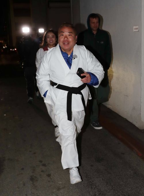 リカバリーウェアの広告で起用される櫻井翔さんや出川哲郎さんら有名タレントのイメージ