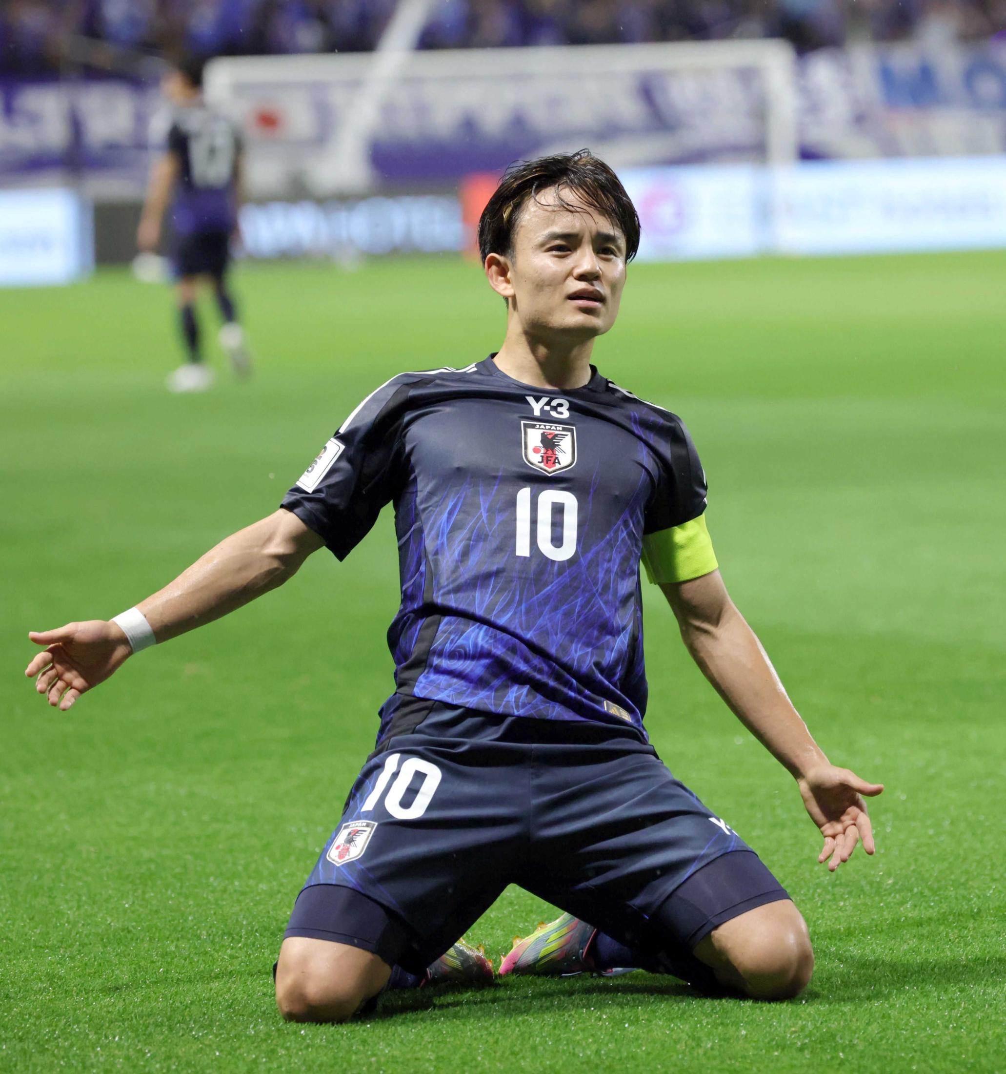 久保建英 鮮やか主将弾 念願の背番号10で初得点＆アシスト