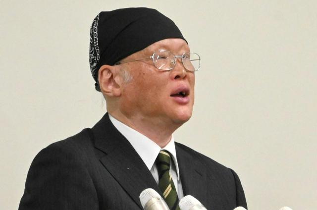 神戸地検への告発状提出後、会見で兵庫県知事らを批判する上脇博之・神戸学院大教授
